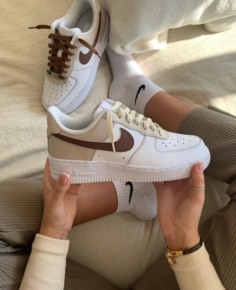 Best Sandals For Men, Tenis Air Force, Trendy Drinks, Nude Sneakers, Custom Nike Air Force 1, Custom Nike Air Force, Colorful Sneakers, Custom Nike, Baskets Nike