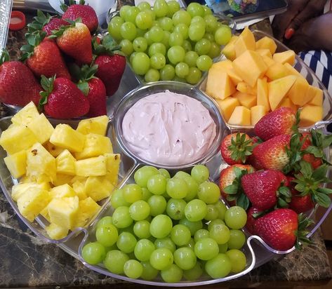 Sweets Tray, Appetizer Fruit, Fruit Tray Ideas, Cutie Orange, Vegetable And Fruit Tray, Fruit Ideas, Fruit Trays, Fruit Recipe, Fruit Health