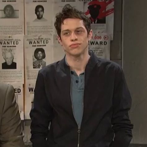 Pete Davidson Rare, Pete Davidson Icons, Pete Davidson Brown Hair, Pete Davidson Long Hair, Pete Davidson Pfp, Peat Davidson, Pete Davidson Aesthetic, Pete Davidson Snl, Pete Davidson