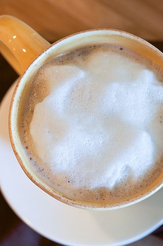 DIY Quick & Easy Milk Froth Frothy Coffee, Milk Steamer, Family Favorite Recipes, Arm Strength, Frothing Milk, Chocolate Tea, Milk Recipes, Drink Milk, Yummy Drinks