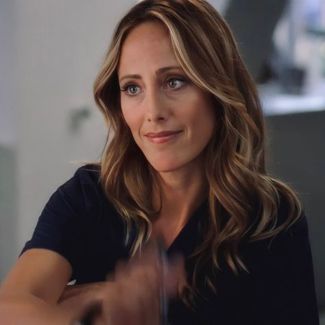 Teddy Altman Hair, Teddy Altman Greys Anatomy, Teddy Greys Anatomy, Greys Anatomy Women, Greys Anatomy Season 6, Anatomy Woman, Greys Cast, Teddy Altman, Kim Raver