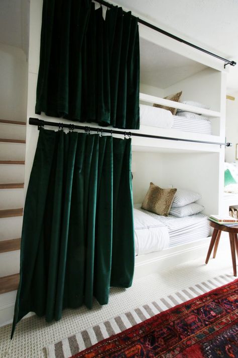 Hanging Curtains on Bunk Beds - Chris Loves Julia Camping Bunk Beds, Bunk Bed Curtains, Rv Bunk Beds, Airstream Decor, Vibrant Bedding, Trailer Design, Diy Loft, Camping Things, Rv Dreams