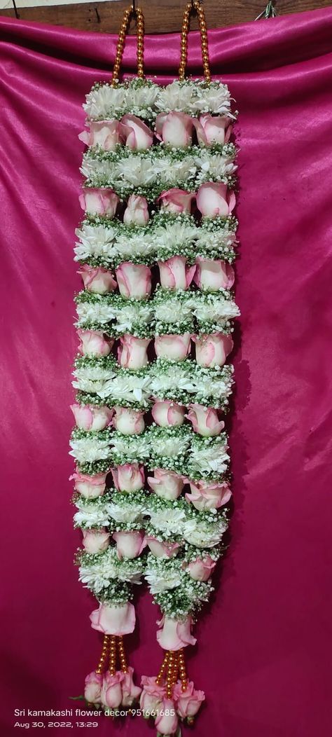 Indian Varmala Designs, Reception Flower Haram, Maalai Designs For Reception, Poo Malai For Wedding, Engagement Malai Design, Reception Malai Design, Jai Mala Designs, Latest Varmala Designs, Wedding Mala Rose