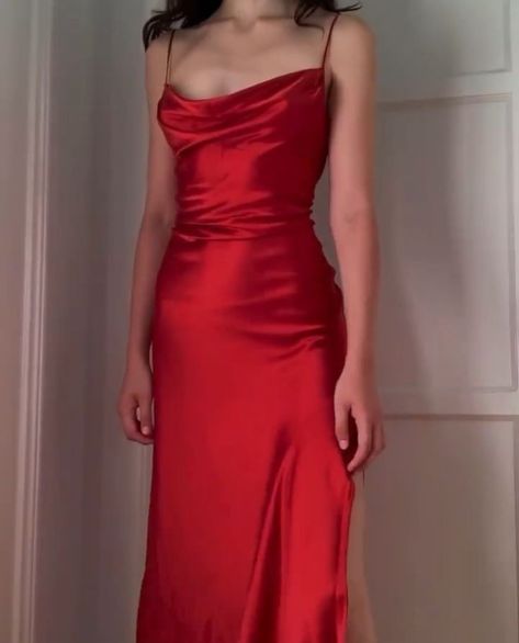 Prom Dress Jewelry, Best Formal Dresses, Ethereal Dress, V Dress, Sleek Dress, Red Dress Outfit, Prom Dress Inspiration, Grad Dresses, Fancy Outfits