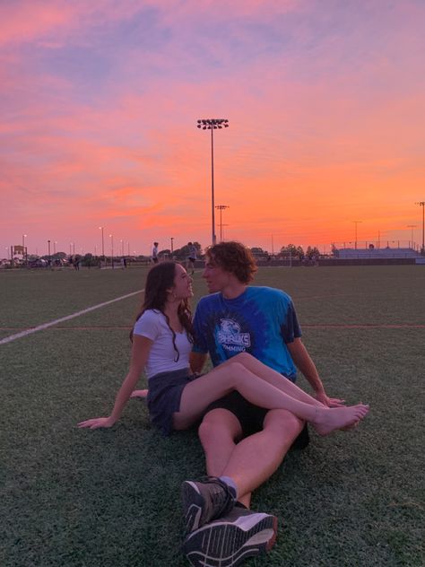 Soccer And Dance Couples, Track Boyfriend, Basketball Couples, Soccer Couples, Short Girlfriend, Football Couples, Ball Aesthetic, Letters To Boyfriend, This Kind Of Love