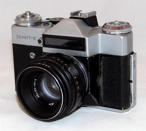 https://flic.kr/p/VBAiUq | Vintage Zenit (Zenith) E 35mm SLR Camera, Made By KMZ In The USSR  Between 1965 - 1986 | Auction Item 40 - To be auctioned by Cledis Estes Auctions II in Medina, Ohio. Medina Ohio, Camera Collection, Photographic Film, Old Camera, Camera Gear, Auction Items, Vintage Cameras, Vintage Camera, Slr Camera