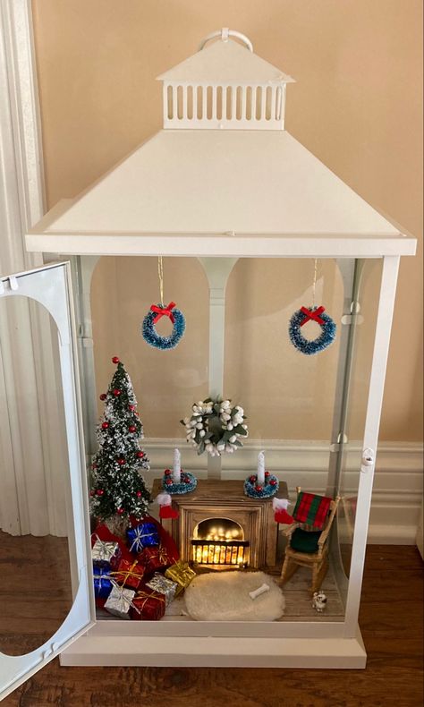 Seasonal Lantern Ideas, Doll Chairs Ideas, Lantern Christmas Decorations, Empty Chair Memorial, Diy Christmas Lanterns Ideas, Christmas Lantern Decor Ideas, Diy Christmas Lantern, Christmas Lantern Ideas, Lantern Christmas Decor