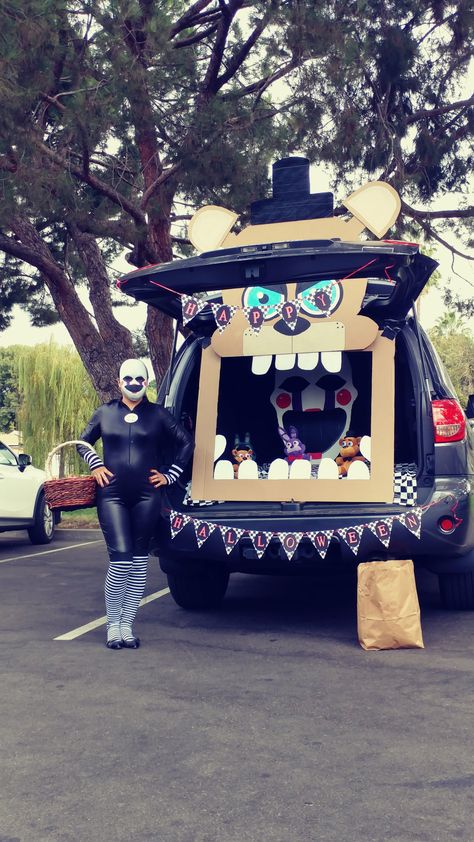 Five Nights at Freddy's trunk or treat. Five Nights At Freddy’s Trunk Or Treat, Fnaf Trunk Or Treat, Fnaf Cakes Birthdays, Trunker Treat Ideas, Hocus Pocus Witches, Seasonal Treats, Freddy Fazbear, Trunk Or Treat, Hallows Eve