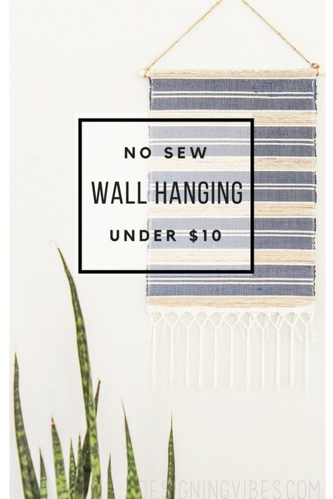 diy no sew woven wall hanging under $10 Diy Fabric Wall Hanging, Designing A Home, Diy Projects For Beginners, Wall Hanging Diy, Diy Home Decor Bedroom, Flipping Houses, Funky Junk, Clever Crafts, No Sew