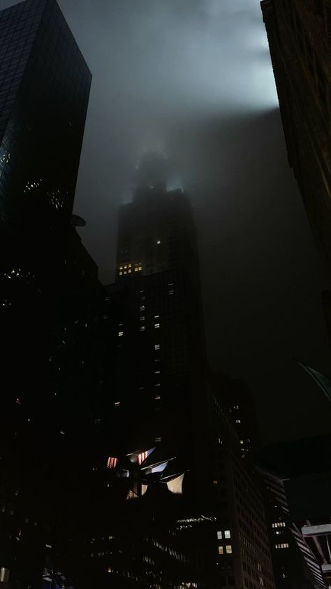 Black Future Aesthetic, New York Dark Aesthetic, Dark New York, Dark Naturalism Aesthetic, Night City Aesthetic, Dark Apartment, Nighttime City, Cityscape At Night, New York At Night