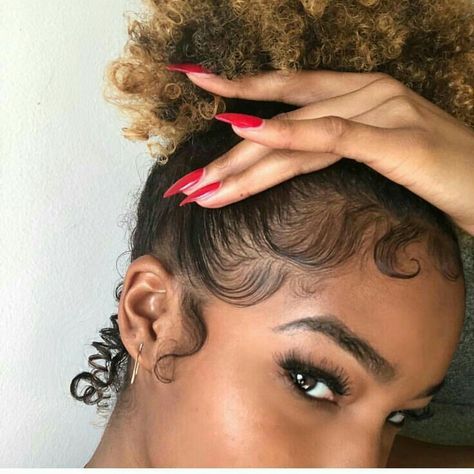 baby hair bun #babyhair #edges #haistyles #postbad Luxy Hair, Edges Hair, Pelo Afro, Baby Hairs, Hair Laid, Baddie Hairstyles, Braids For Black Hair, Hair Journey, Baby Hair