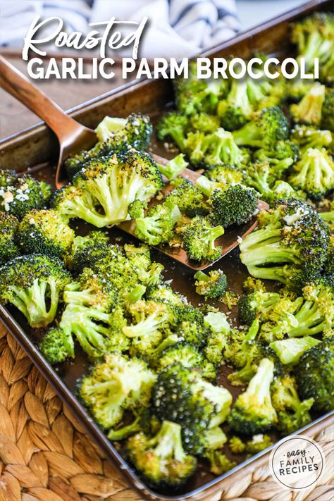 Brócoli Recipes, Parmesan Broccoli Recipes, Parmesan Roasted Broccoli, Veggie Side Dish, Roasted Broccoli Recipe, Best Side Dish, Garlic Broccoli, Hashbrown Recipes, Baked Asparagus