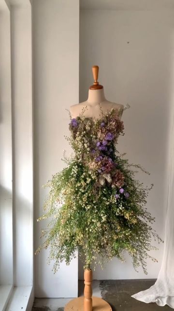 Dress Form Decor, Ball Gowns Wedding Dress, Christmas Tree Dress, Flower Costume, Floral Dress Design, Mannequin Art, Tree Dress, Belle Dress, Fairy Costume