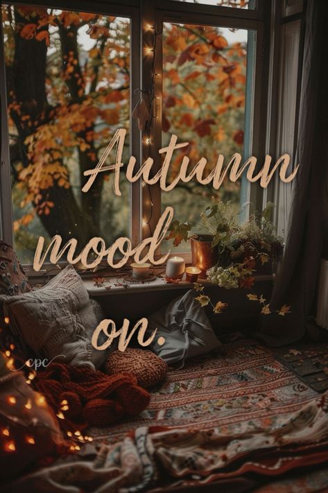 Happy Autumn Aesthetic, Welcome Autumn Pictures, September Photography, Cozy October, 1st Day Of Fall, Birthday Autumn, Autumn House Decor, October Vibes, First Day Of Fall