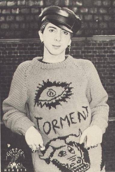 Marc Almond. I wonder who knitted the jumper. It's awesome. Marc Almond, Soft Cell, Blue Inspiration, New Romantics, Post Punk, 80s Fashion, Knitting Inspiration, New Wave, Music Is Life