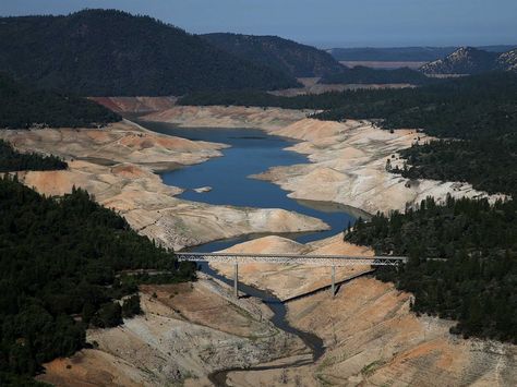 CaliforniaDrought Lake Oroville, California Drought, Lakes In California, Dramatic Photos, Wild Weather, Lake Mead, Water Supply, Algarve, Tourism