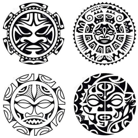 Saviez-vous que l'origine du mot «tattoo» vient de la Polynésie ? Le «tatau», ce qui est le tatouage polynésien traditionnel, est actuellement l'un des ... Maori Tattoos, Tato Maori, Tato Suku, Tato Dengan Makna, Round Tattoo, Tiki Tattoo, Tattoo Band, Filipino Tattoos, Polynesian Tattoo Designs