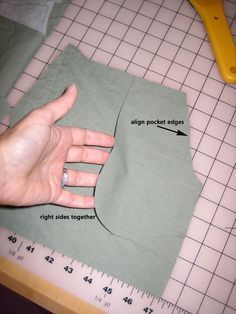 How to sew a slash pocket tutorial Pocket Pattern For Skirt, Side Pockets Pants, How To Make Pockets In Pants, Side Pocket Pants, Pocket Tutorial, Sewing Pockets, Slash Pocket, Sewing 101, Tutorial Ideas