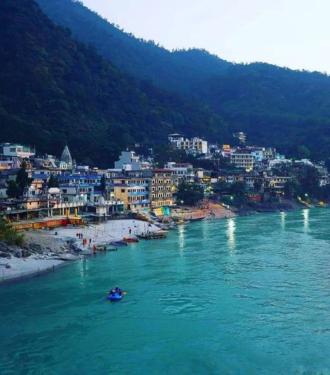 Rishikesh Ganga, Ganga River, Ganges River, Travel Destinations In India, Flowing River, Rishikesh India, Dehradun, Sun Sets, Rishikesh