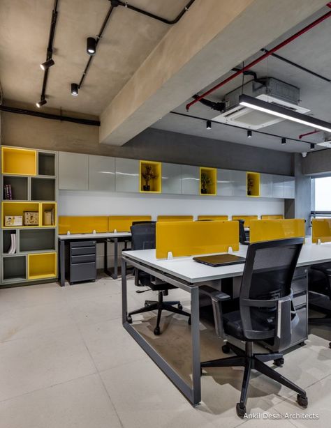 Office Cupboard Design, Small Office Design Interior, Workstations Design, Office Ceiling, Small Office Design, Loft Office, Office Interior Design Modern, Modern Office Interiors, Office Space Design