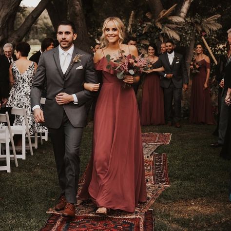 beauty in cinnamon rose 🌹 dress: mila #JYCMila #JYCCinnamonRose photo @sierrasolisphotography #JennyYooBridesmaids Cinnamon Rose Dress, Rosewood Wedding, September Wedding Colors, Best Dates, Bridal Parties Colors, Cinnamon Rose, Rust Bridesmaid Dress, Jenny Yoo Collection, Wedding Dates