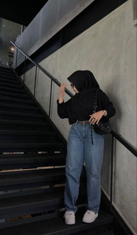 Outfit Cewe Gemuk, Outfit Hijab Casual Gendut, Ootd Hijab Gendut, Bigsize Hijab Outfit, Ootd Hijab Plus Size, Ootd Gemuk, Black Outfit Hijab, Spill Ootd, Outfit Hijab Simple