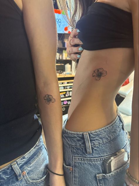 Matching Tats, Tato Minimal, Highest Version, Tattoos Infinity, Petite Tattoos, Inspiration Tattoo, Tattoos Geometric, Matching Tattoo, Discreet Tattoos