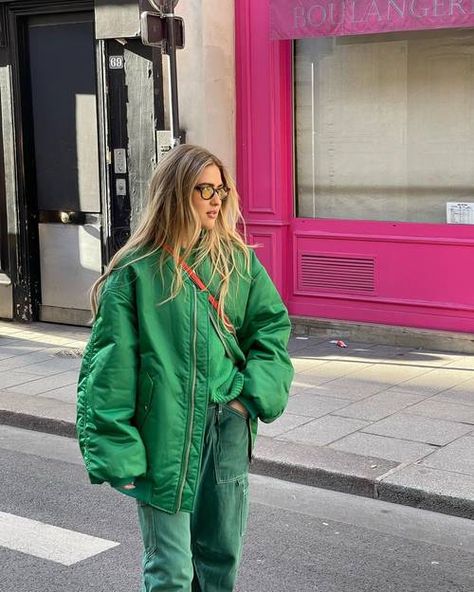 Frankie Shop's Bomber Jacket Is the Next Cult Fashion Item | Who What Wear UK Varsity Jacket Women, Populaire Outfits, Utilitarian Style, Green And Khaki, Mode Streetwear, Mode Vintage, Looks Style, Coat Fashion, Mode Outfits