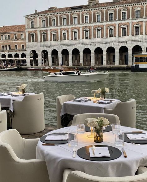 Italy Aesthetic Venice, Venice Restaurants With A View, Venice Dinner, Venice Italy Restaurants, Venice In October, Venice Italy Aesthetic, Venice Things To Do, Venice Aesthetic, Venice Guide