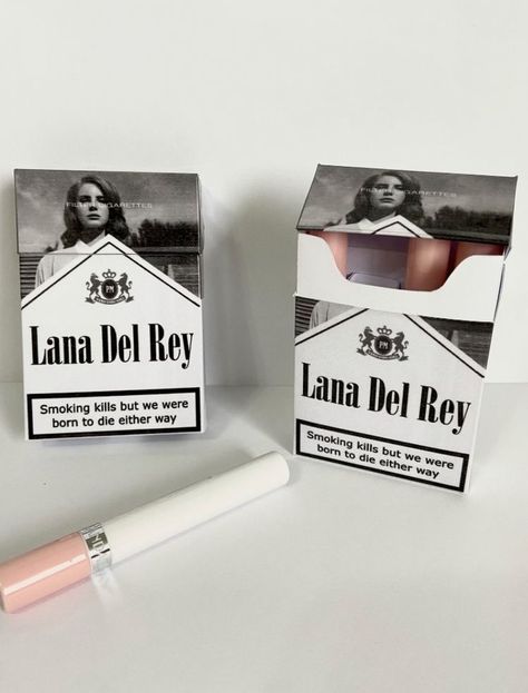 Lana Del Rey Lipstick, Lana Del Rey Fan, Lana Del Rey Merch, Lana Del Rey Love, Evening Makeup, Cosmetic Items, Lipstick Set, Lana Del Ray, Lip Glosses