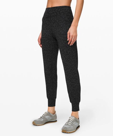 Lululemon Align Joggers, Lululemon Align Pant, Lululemon Align, Active Wear Pants, Joggers Womens, Wearing Clothes, Lululemon Women, Yoga Women, Jogger Pants