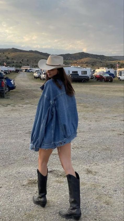 Estilo Cowgirl, Country Concert Outfits, Trajes Country, Chestnut Springs, Foto Cowgirl, Cowgirl Style Outfits, Fest Outfits, Look Festival, Looks Country