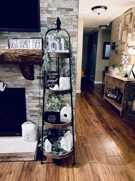 Store Christmas Decorations, Dollar Store Christmas Decorations, Diy Santa, Dollar Store Christmas, Bathroom Decor Ideas, Farmhouse Decor Living Room, 2023 Christmas, Stylish Bathroom, Black Christmas