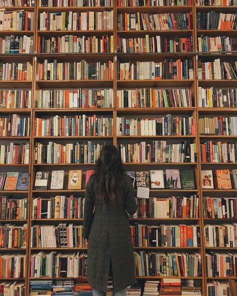 monica on Instagram: “One of many photos that I took of Pilsen Community Books while I was visiting Chicago. ✨ More photos to come as this bookstore was…” Library Photo Shoot, Visiting Chicago, Dream Library, Visit Chicago, Bookstagram Inspiration, Library Aesthetic, Photography Posing Guide, Composition Photography, Home Library