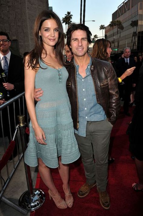 Katie Holmes And Tom Cruise, Tom Cruise And Katie Holmes, Same Height Couples, Katie Holmes Tom Cruise, Tall Actors, Tall Girl Short Guy, Zach Galifianakis, Indian Men, Hollywood Couples