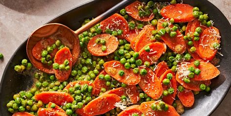 Honey Mustard Peas & Carrots Puts The Standard Veggies To Shame Peas And Carrots Recipe, Side Dishes For Ham, Vegan Meatloaf, Peas And Carrots, Carrots Recipe, Quick Side Dishes, Veggie Tales, Honey Mustard Sauce, Baked Ham