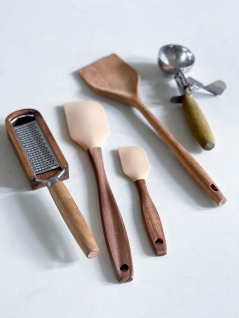 Boho Kitchen Utensils, Neutral Kitchen Accessories, Cream Kitchen Utensils, Neutral Kitchen Utensils, Japandi Kitchen Plates, Non Toxic Cooking Utensils, Neutral Kitchen Colors, Japandi Kitchen, Neutral Kitchen