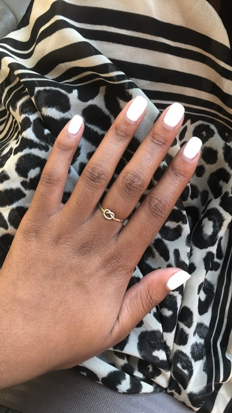 White Nail Polish On Brown Skin, White Nails On Tan Skin, White Nails By Skin Tone Range, White Nails On Black Skin, Nail For Brown Skin, White Nails On Brown Skin, Manicure Brown Skin, Brown Skin Nail Color Ideas, White Nails On Dark Skin