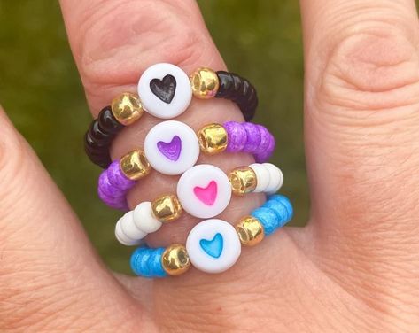 thetwistedsisterstoo - Etsy Ring Ideas Beads, Beaded Ring Ideas, Black Heart Ring, Seed Bead Rings, Pink Heart Ring, Rings Beaded, Pink Heart Rings, Make Clay Beads, Ring With Heart