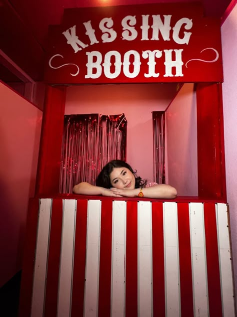 Kiss Booth Photography, Kissing Booth Decorations, Kissing Booth Party Ideas, Valentines Day Photobooth Ideas, Kissing Booth Wedding, Kissing Booth Decor, Diy Kissing Booth Photo Prop, Diy Kissing Booth Cardboard, Valentine’s Day Photobooth