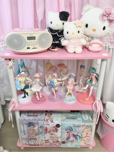 Simple Dorm Room Ideas, Simple Dorm Room, Shelves Inspiration, Sanrio Room, Pink Shelves, Kawaii Room Ideas, Kawaii Bedroom, Otaku Room, Dorm Room Ideas