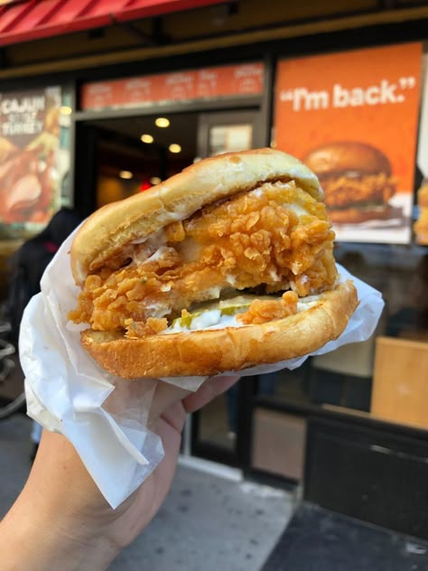 Year in Search: The Most Googled Food Terms & Phrases in 2019 Cute Restaurant Food, Popeyes Fried Chicken, Spicy Chicken Sandwiches, Gourmet Sandwiches, Chicken Sandwiches, Fried Chicken Sandwich, True Food, Restaurants Food, Carb Free