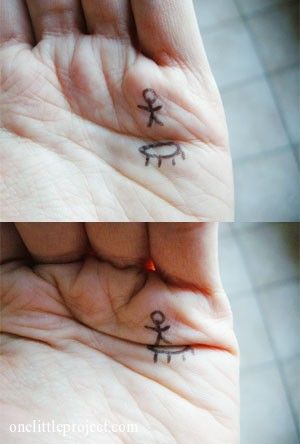 Cute hand "tattoo" - Jumping stick man on a trampoline - love this! | onelittleproject.com Cute Hand Tattoo, Hand Tatto, Alchemy Tattoo, Cute Hand Tattoos, Palm Tattoos, Sharpie Tattoos, Hand Doodles, Stick Man, Hand Tattoos For Guys