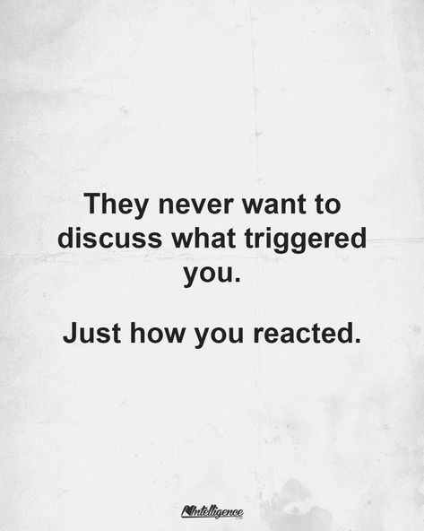 React Quotes, Narcissistic Mother, Playing The Victim, Emotional Awareness, Narcissistic Behavior, Beach Quotes, Quotes And Notes, Truth Quotes, Human Being