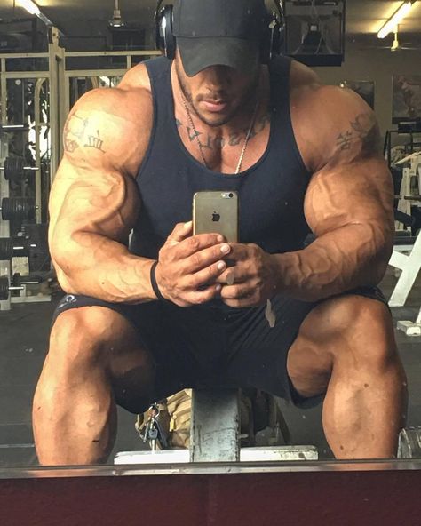 sannong: “Shawn Smith ” Bodybuilder Diet, Physique Inspiration, Strong Physique, Big Muscle Men, Best Bodybuilder, Bodybuilding Pictures, Men With Grey Hair, Phil Heath, Bodybuilding Diet