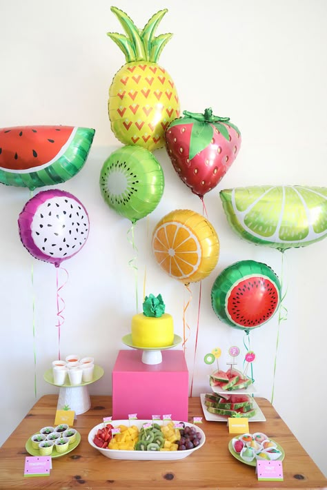 Fruit Party Theme, Tutti Frutti Birthday Party, Flamingo Animal, Tutti Frutti Party, Fruit Birthday Party, Animal Balloons, 2nd Birthday Party For Girl, Pineapple Birthday, Fruit Birthday