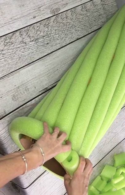 You've never seen a Dollar Store pool noodle look this gorgeous! Pool Noodle Crafts, Textil Design, Pool Noodle, Cabinets Diy, Stone Columns, Pool Noodles, Cardboard Furniture, Diy Cardboard, Summer Pool