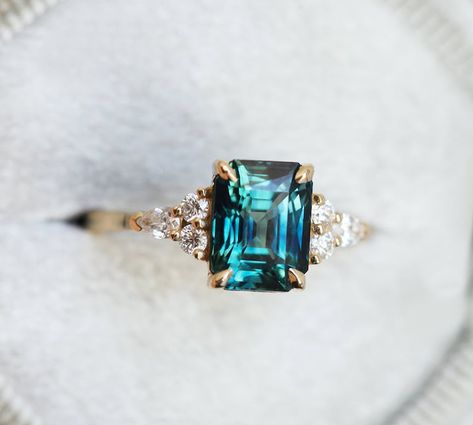 Engagement Ring Rectangle, Blue Green Sapphire Engagement Ring, Jewel Design, Rings Sapphire, Green Sapphire Engagement, The Bling Ring, Green Sapphire Engagement Ring, Green Sapphire Ring, Blue Green Sapphires