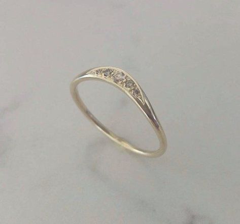 Diamond Dust Wedding Band, Tree Of Life Engagement Ring, Wedding Band For Infinity Engagement, Vintage Minimalist Engagement Ring, Wedding Ring Without Diamond, Rose And White Gold Engagement Ring, Grandmas Wedding Ring, Small Vintage Wedding Rings, Art Deco Wedding Band Set