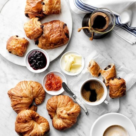 Frozen Croissants & Frozen Pastries for Delivery | Williams Sonoma French Breakfast Pastries, Croissants In Paris, Galaxy Desserts, Chocolate Croissants, French Baking, French Breakfast, Dried Food, Menu Inspiration, Chocolate Croissant